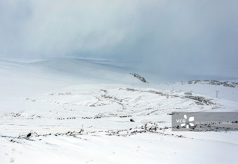 西藏拉萨当雄纳木措电网图片素材
