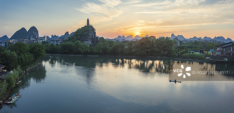 航拍桂林穿山公园塔山夕照图片素材