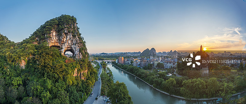 航拍桂林穿山公园塔山夕照图片素材