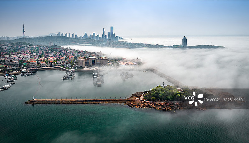 平流雾，小青岛，城市天际线图片素材