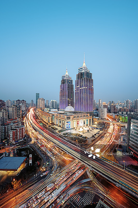 上海普陀区月星环球港商业中心商场高架路全景图片素材