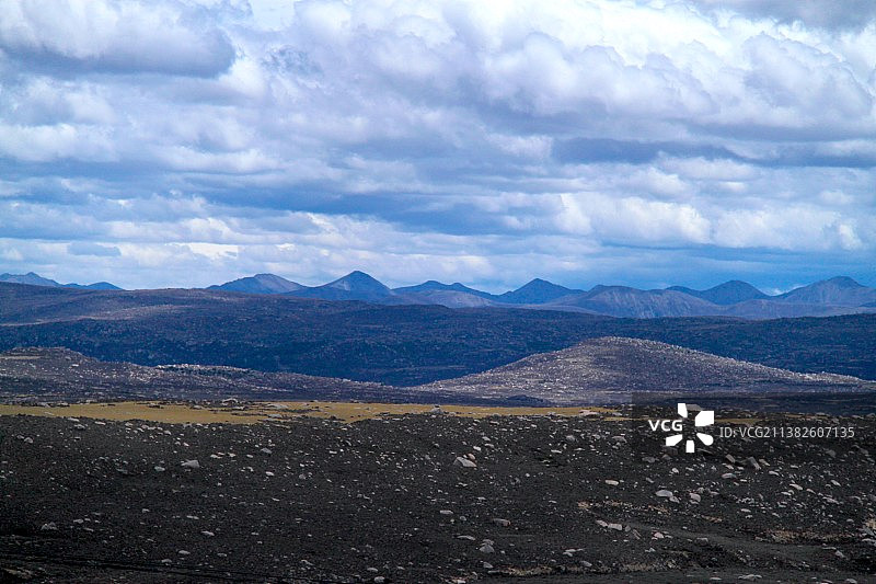 云中的路，从理塘到香格里拉沿途风光（On the wey scenery to Shangri-la图片素材