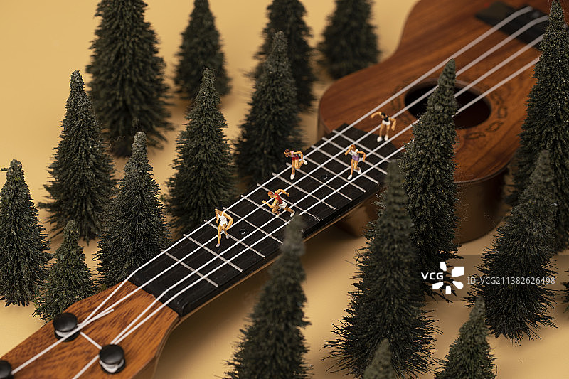 尤里克克上奔跑的少年图片素材