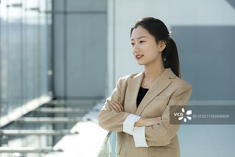 优雅的商务女士图片素材