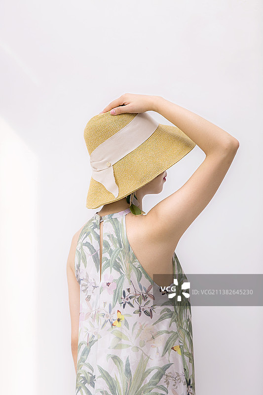 优雅的年轻女士图片素材