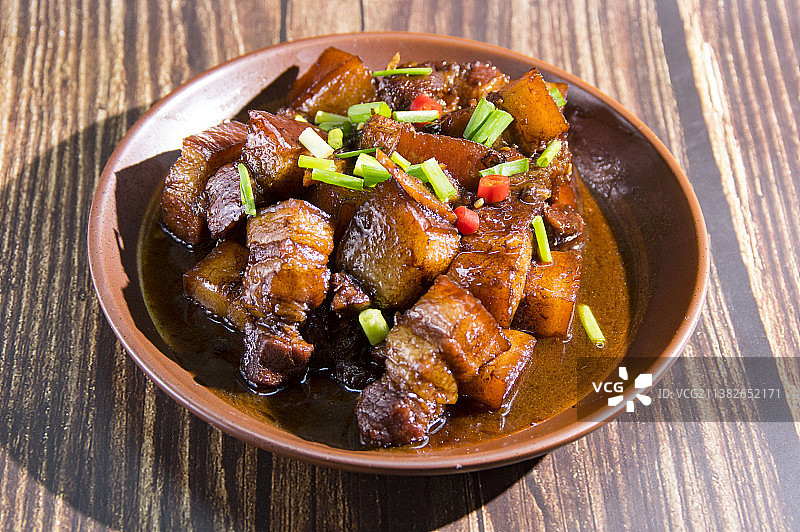 美食摄影-家常菜-红烧肉白底图图片素材