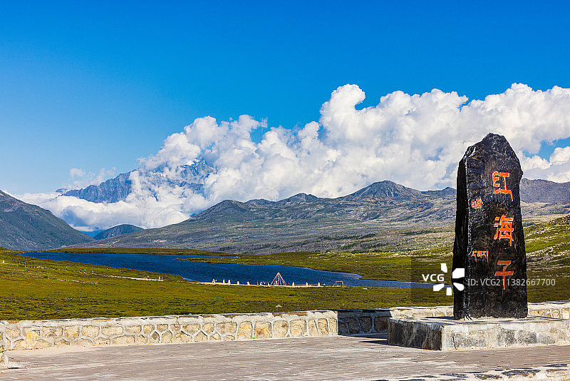 川西康定到塔公的434省道红海子风光图片素材