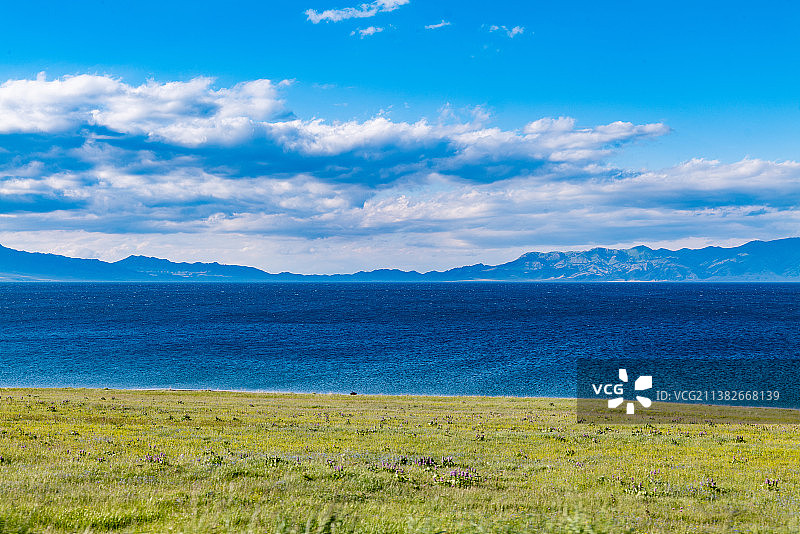 中国新疆博尔塔拉州博乐市赛里木湖图片素材