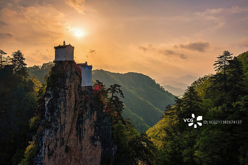 陕西省镇安县塔云山金顶观音殿-4图片素材