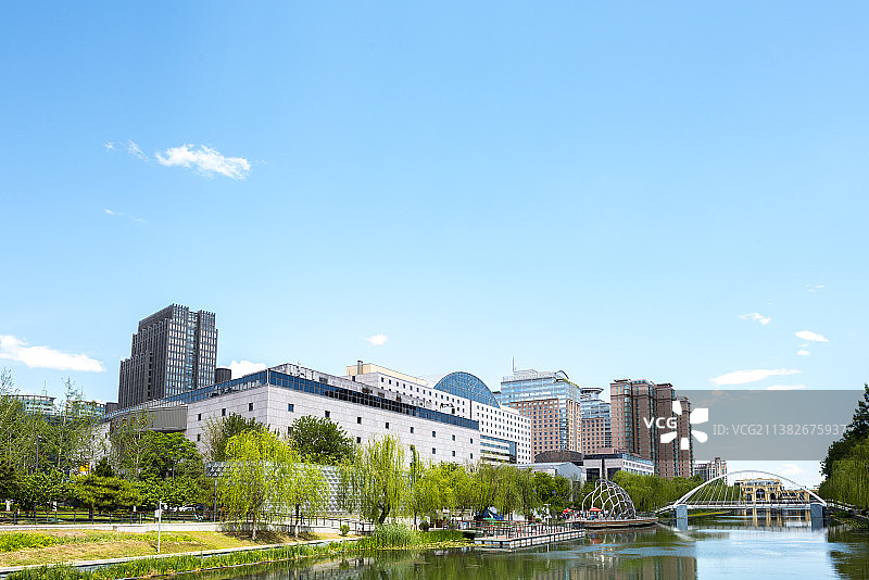 北京亮马河亮马桥燕莎商城图片素材