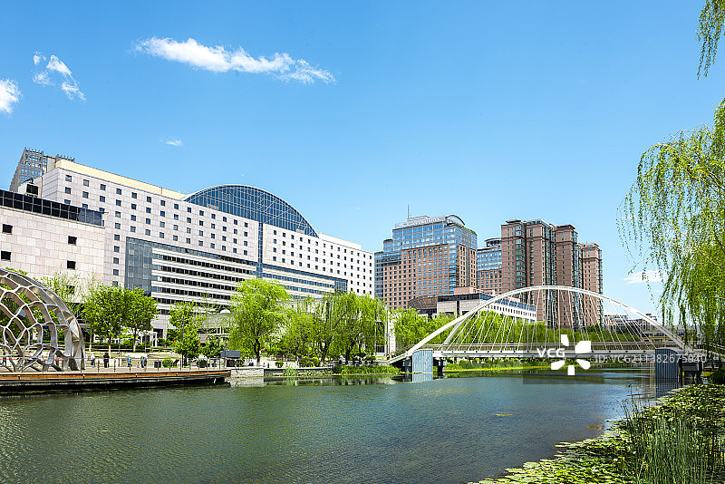 北京亮马河亮马桥燕莎商城图片素材