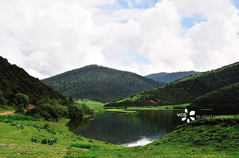 云南迪庆香格里拉普达措国家森林公园景色 云景图片素材