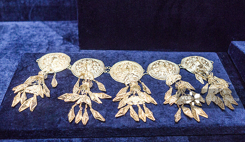 中国贵州各民族银饰图片素材