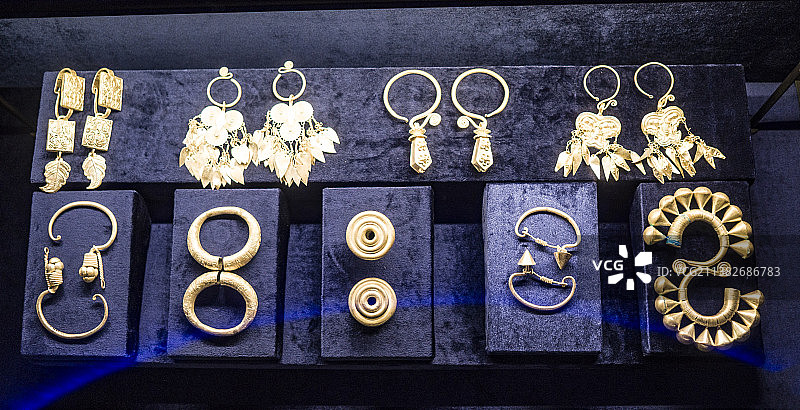 中国贵州各民族银饰图片素材