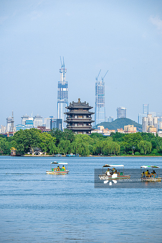 明湖映济南图片素材
