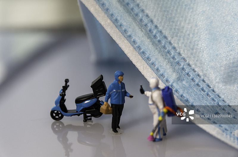 疫情下的外卖行业和物资配送图片素材