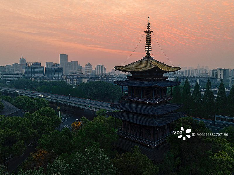 登高望仙--杭州上城区中河高架望仙阁图片素材