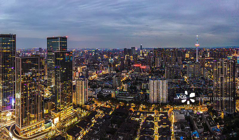 成都春熙路太古里ifs与339电视塔图片素材