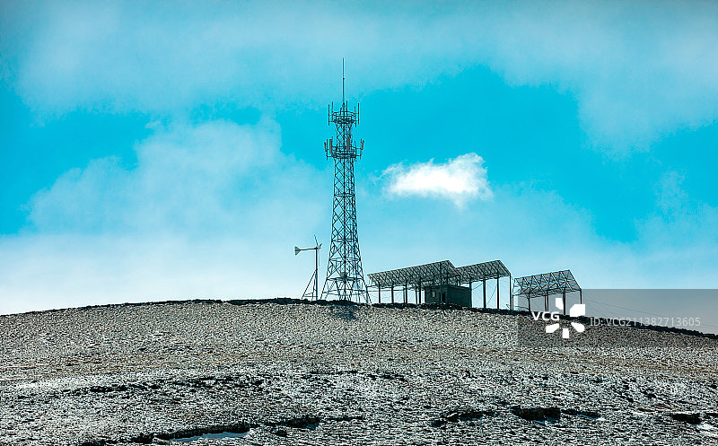 青藏高原通信基站图片素材