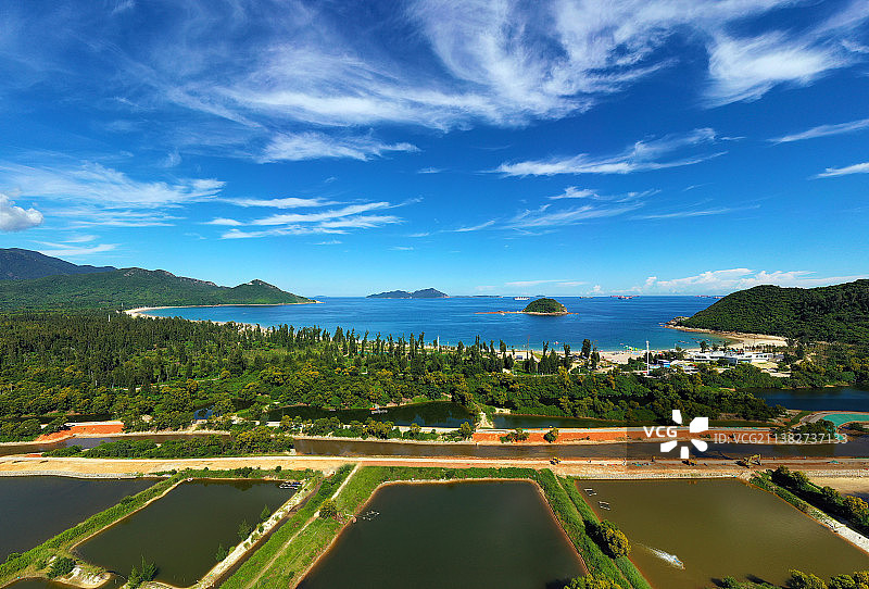广东省深圳市大鹏新区西涌旅游度假区仙人掌沙滩情人岛航拍图片素材