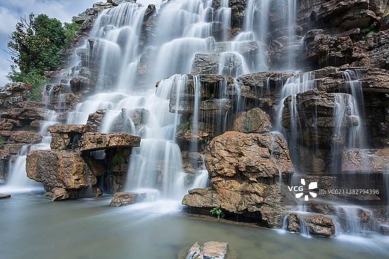 重庆璧山枫香湖儿童公园瀑布图片素材