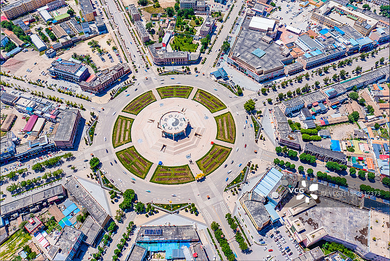 航拍中国新疆伊犁特克斯八卦城全景图片素材