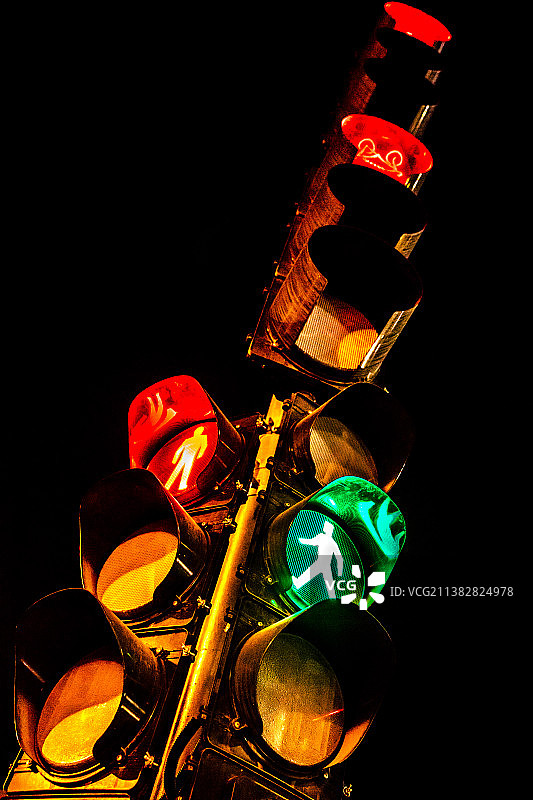 交通道路信号灯图片素材