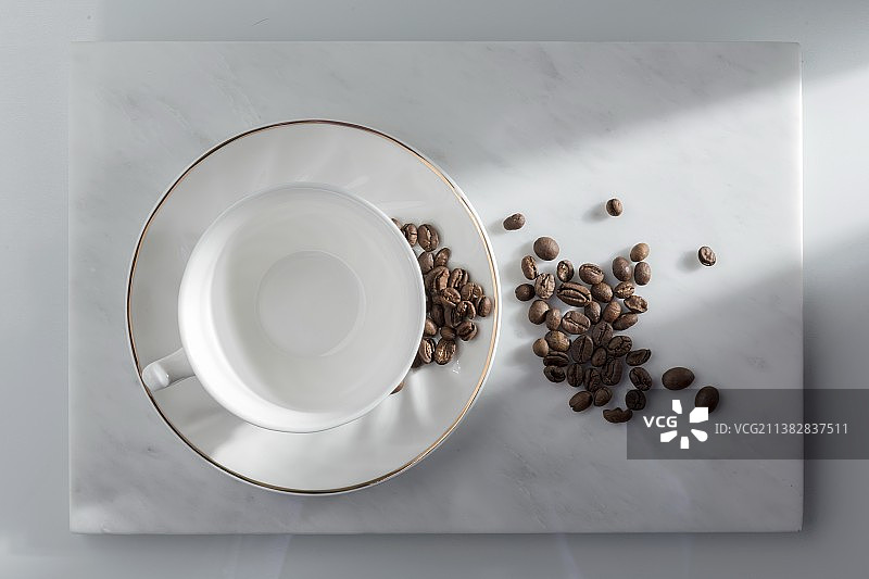 咖啡杯和咖啡豆图片素材