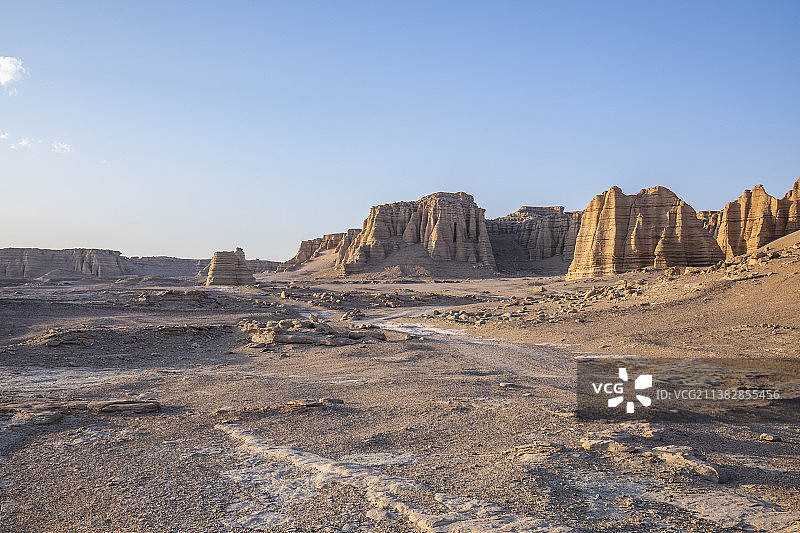 新疆哈密大海道魔鬼城无人区雅丹地貌风光图片素材