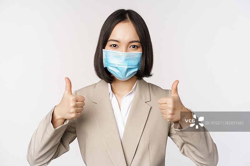 亚洲女销售员的公司工作场所图片素材