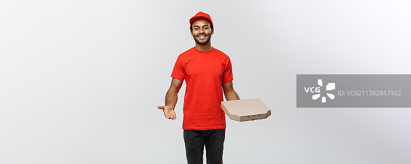 配送概念-快乐的非洲裔美国配送员肖像图片素材