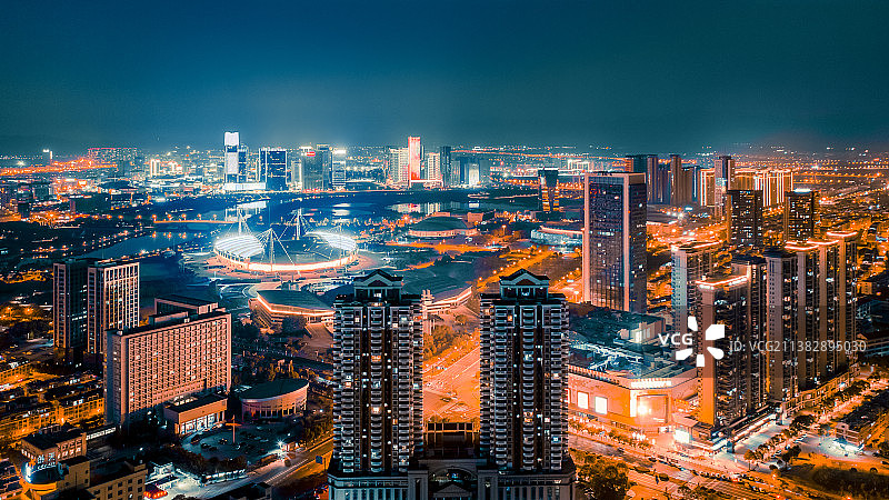 浙江义乌江东梅湖城市夜景风光航拍图片素材
