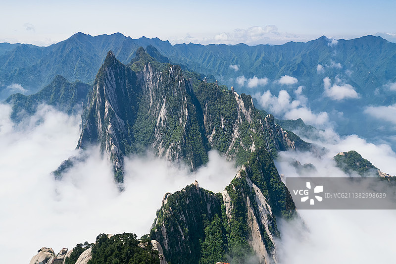 西岳华山山顶云海图片素材