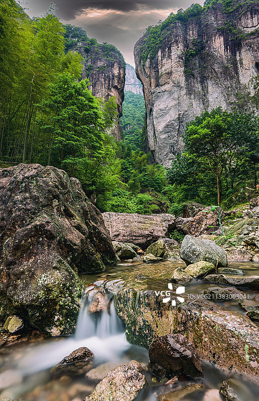 显胜门开图片素材