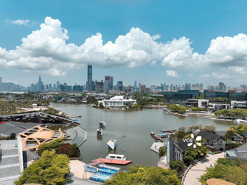 深圳欢乐海岸蓝天白云图片素材