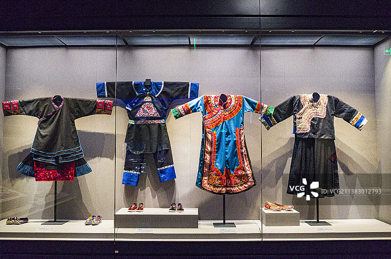 贵州少数民族织锦 锦衣服饰图片素材