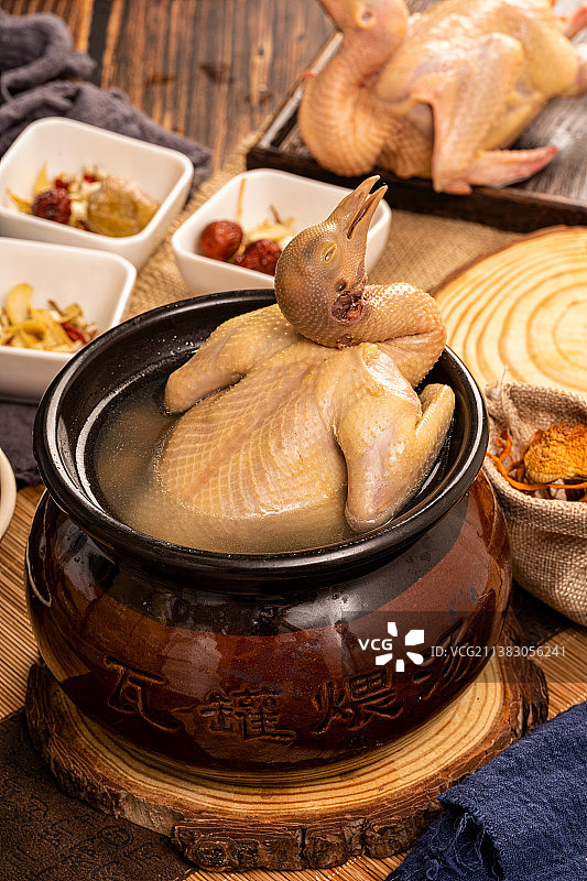 药膳汤鸡汤鸽子汤图片素材