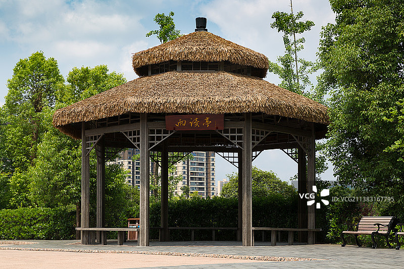 传统茅草凉亭图片素材