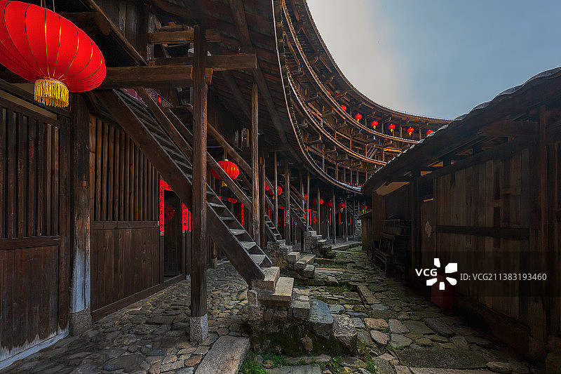 结构最特殊（72道楼梯）的圆土楼，福建省龙岩市永定下洋镇初溪土楼群——集庆楼图片素材