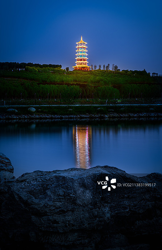 滹沱河揽秀塔夜景图片素材