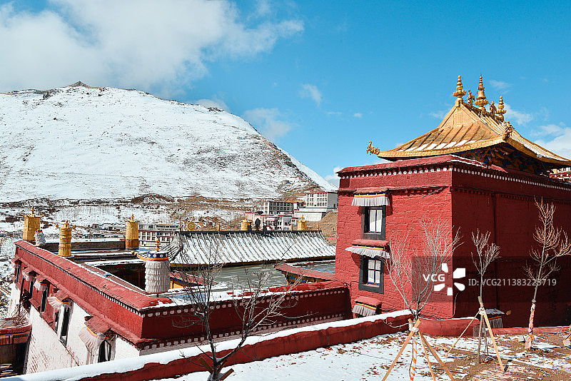 雪后甘丹寺图片素材