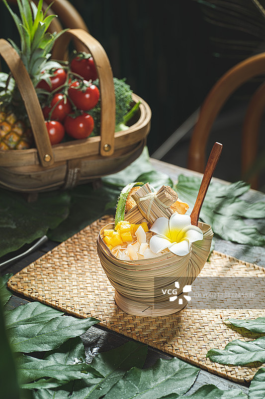 东南亚菜 傣家菜 少数民族美食 云南菜 云南美食 森林图片素材