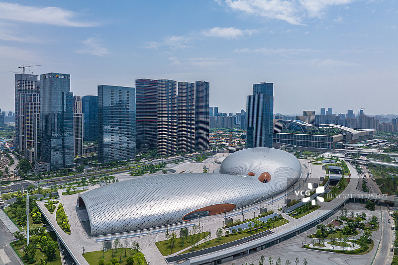航拍杭州奥体中心体育馆和游泳馆白昼风光图片素材