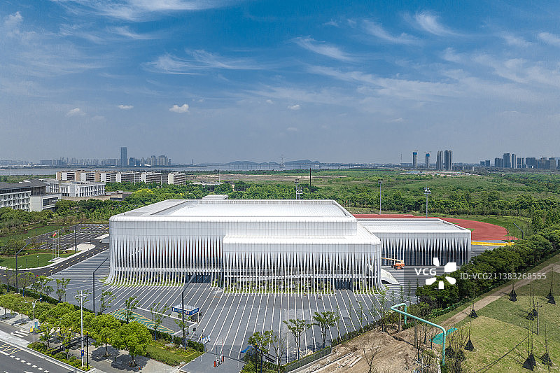 航拍杭州亚运会手球比赛场馆浙江师范大学萧山校区体育馆图片素材