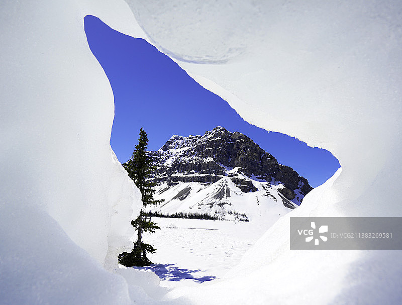 城市名片卡尔加里 洞中雪山图片素材