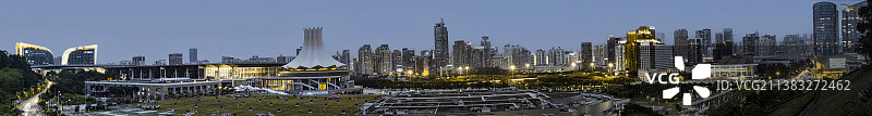 夜幕下的南宁国际会展中心图片素材