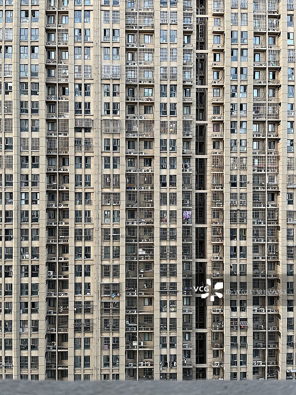 每当入夜，盒子里便有了生机！图片素材