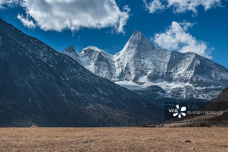 央迈勇图片素材