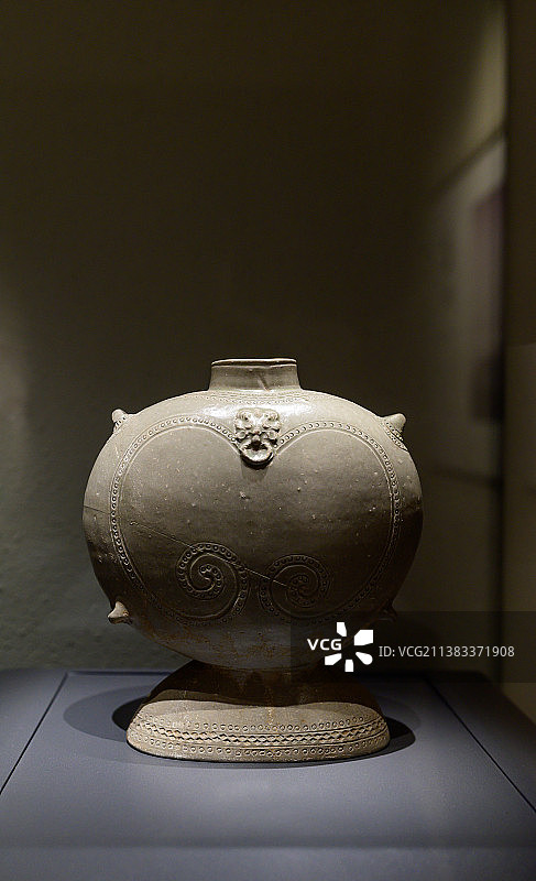 南京六朝博物馆位于原六朝建康城遗址，左邻右里分别是总统府和梅园新村纪念馆图片素材