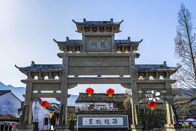 富阳龙门古镇风光 杭州富阳 孙权故里 龙门古镇 江南古镇风光 古村 石牌坊图片素材
